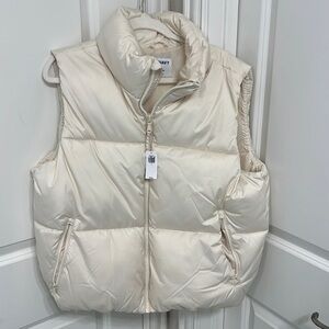 Old Navy puffer vest.  Brand new with tags.  Women’s size large.  Cream color.